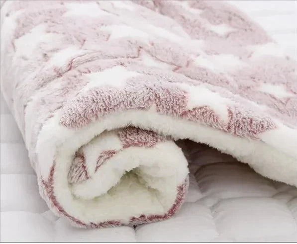 Pet Comfort Blanket | Soft Flannel Star Pattern Design