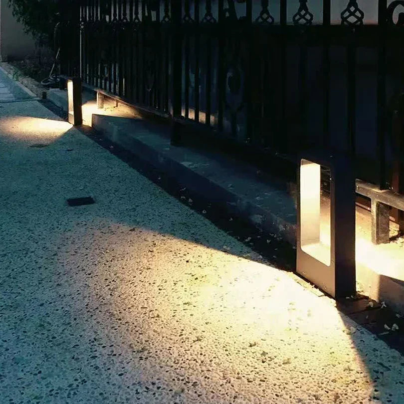 Modern Pathway Bollard Light | Aluminum LED Garden Lighting