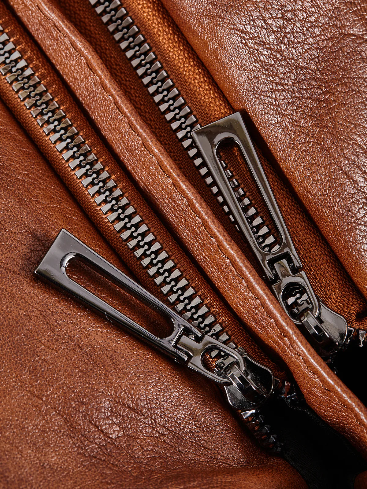 Vintage Leather Shoulder Bag | Cognac Brown with Zipper Details