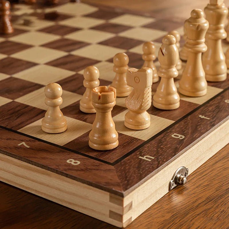 Wooden Chess Set | Magnetic Foldable Travel Board