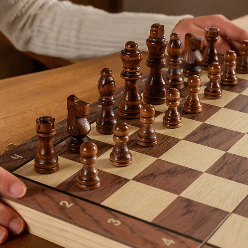 Wooden Chess Set | Magnetic Foldable Travel Board