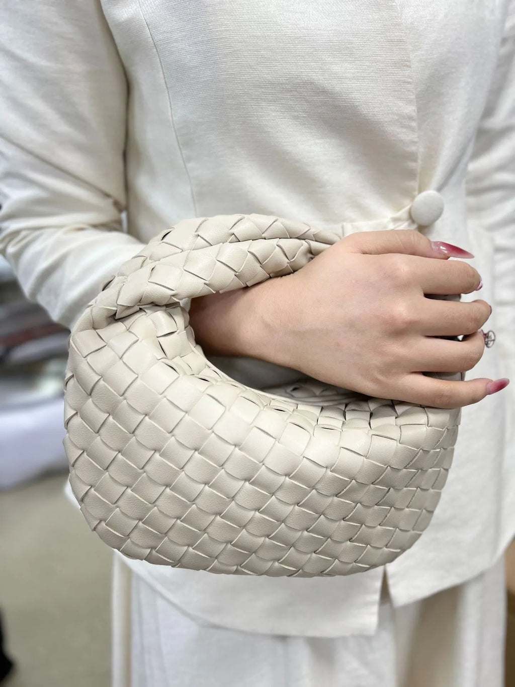 Woven Leather Hobo Bag | Intrecciato Pattern Design
