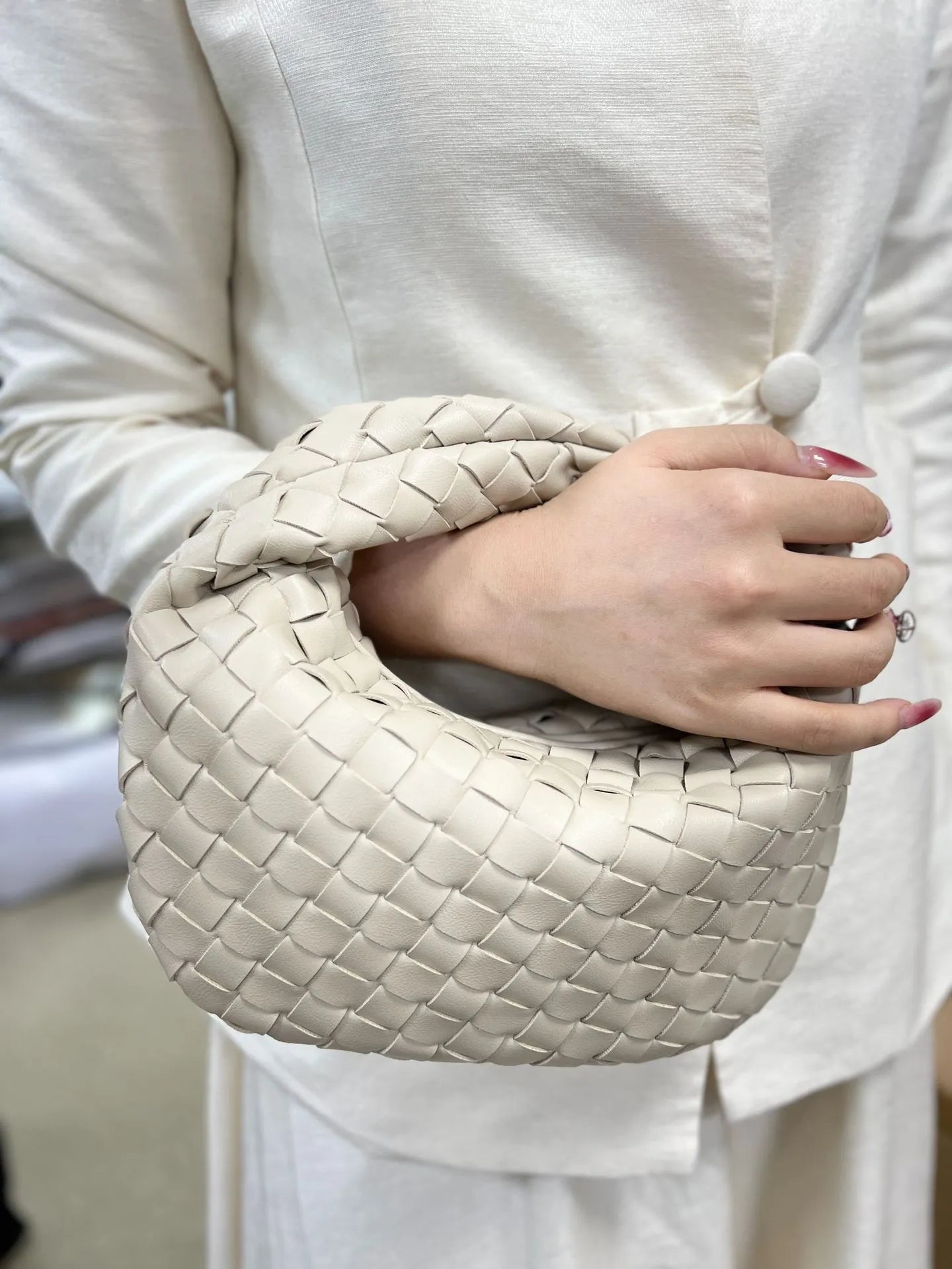 Woven Leather Hobo Bag | Intrecciato Pattern Design