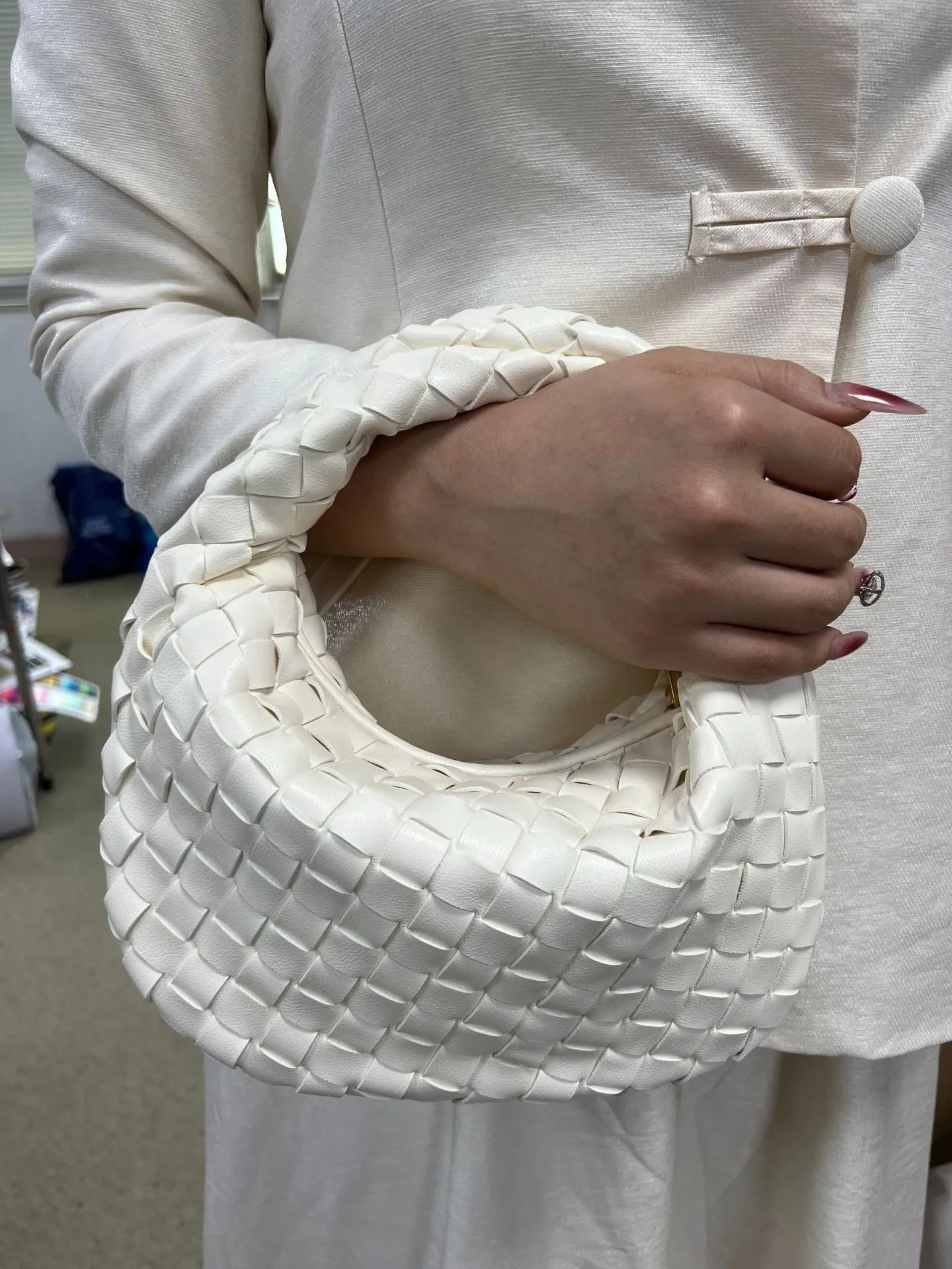 Woven Leather Hobo Bag | Intrecciato Pattern Design