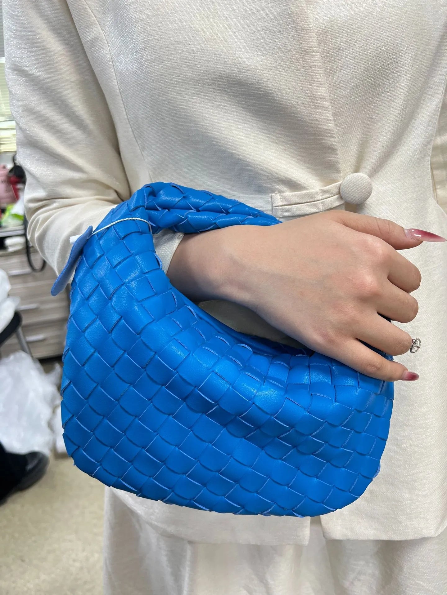 Woven Leather Hobo Bag | Intrecciato Pattern Design