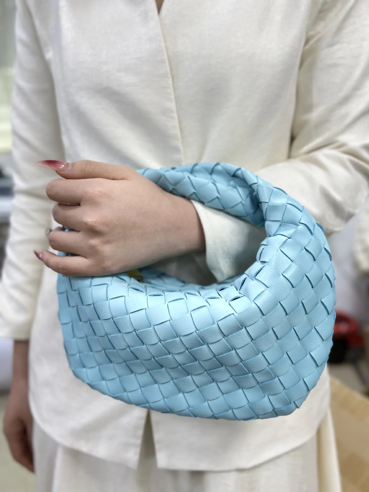 Woven Leather Hobo Bag | Intrecciato Pattern Design