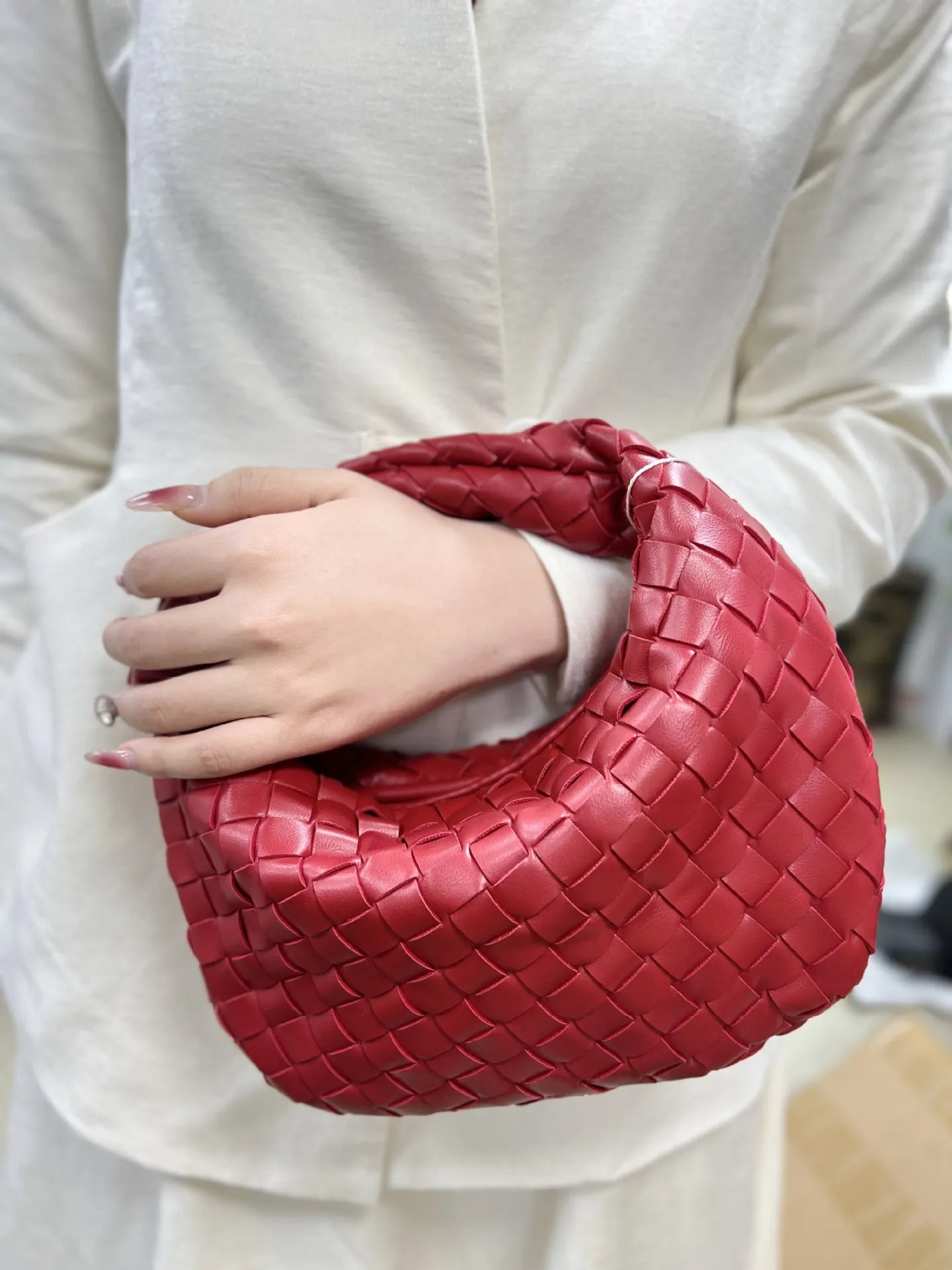 Woven Leather Hobo Bag | Intrecciato Pattern Design