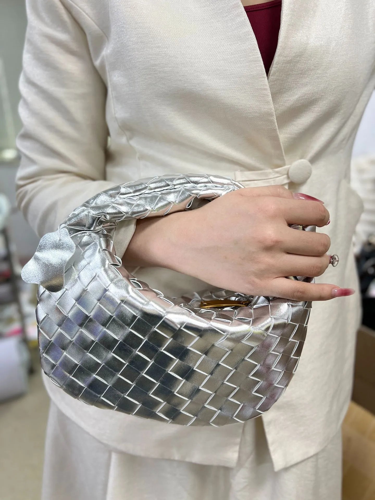 Woven Leather Hobo Bag | Intrecciato Pattern Design