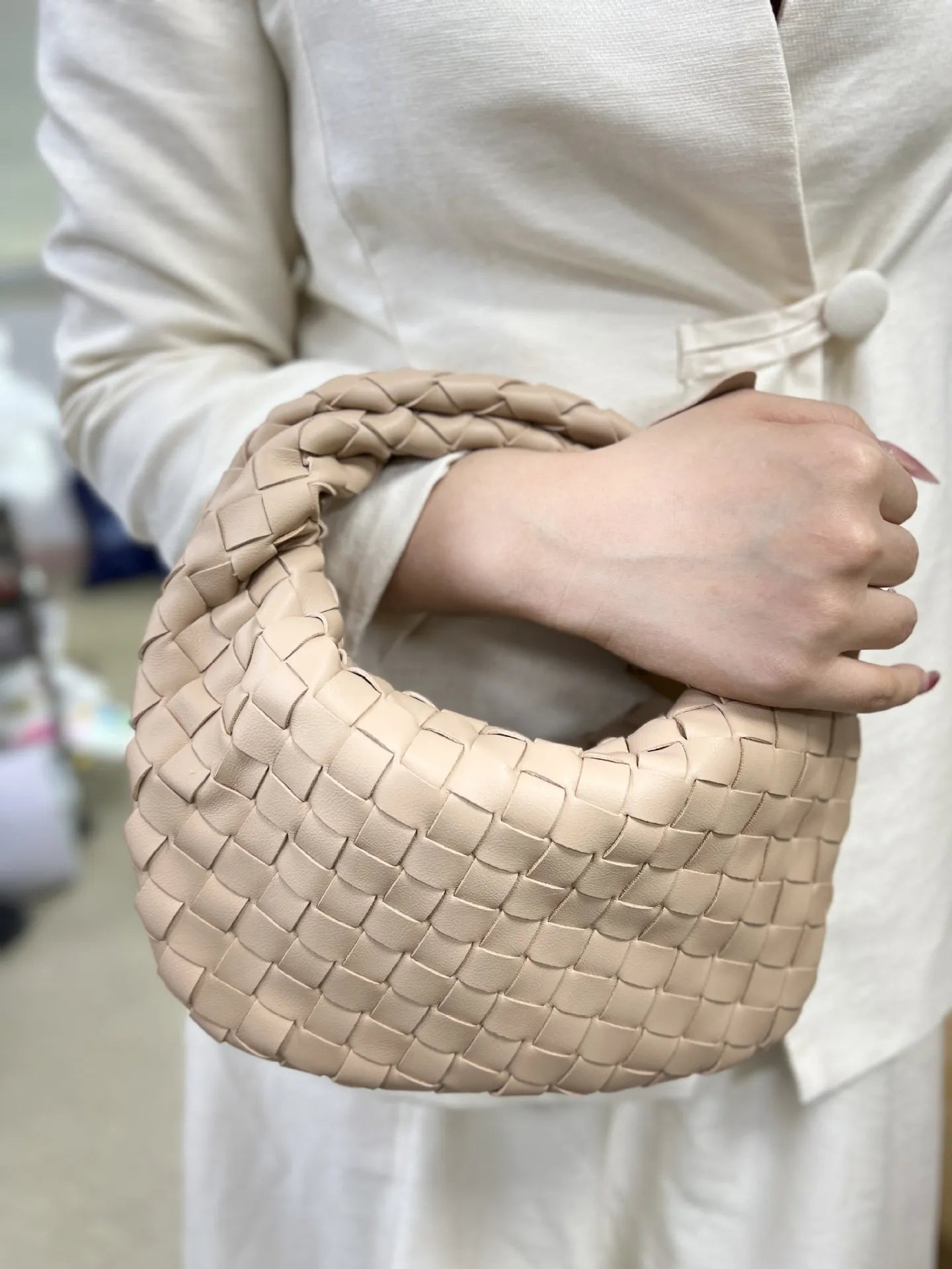 Woven Leather Hobo Bag | Intrecciato Pattern Design