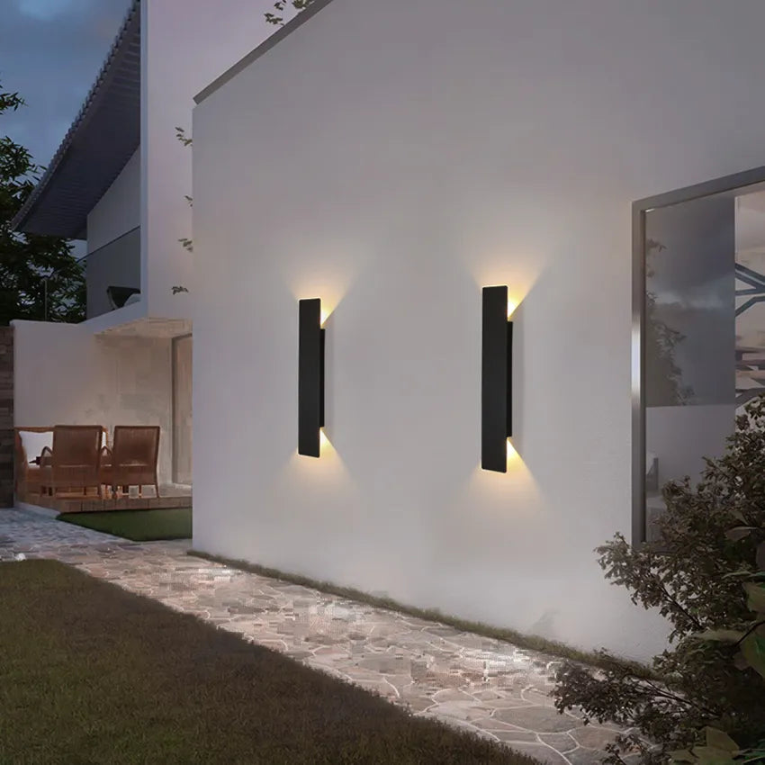 Modern Outdoor Wall Light | Black Aluminum Linear Sconce