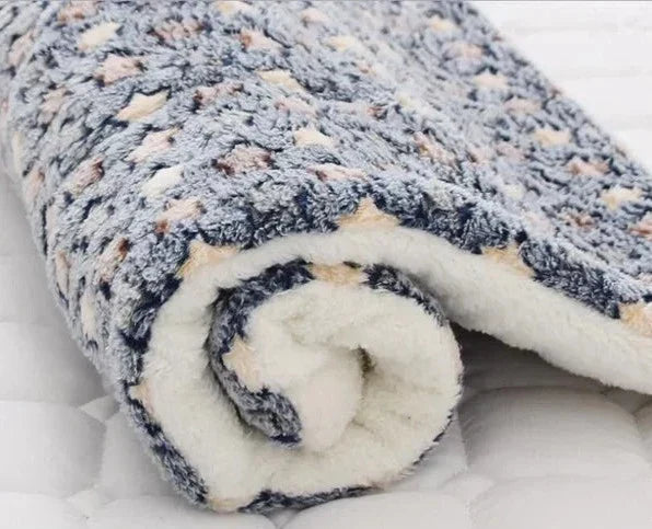 Pet Comfort Blanket | Soft Flannel Star Pattern Design